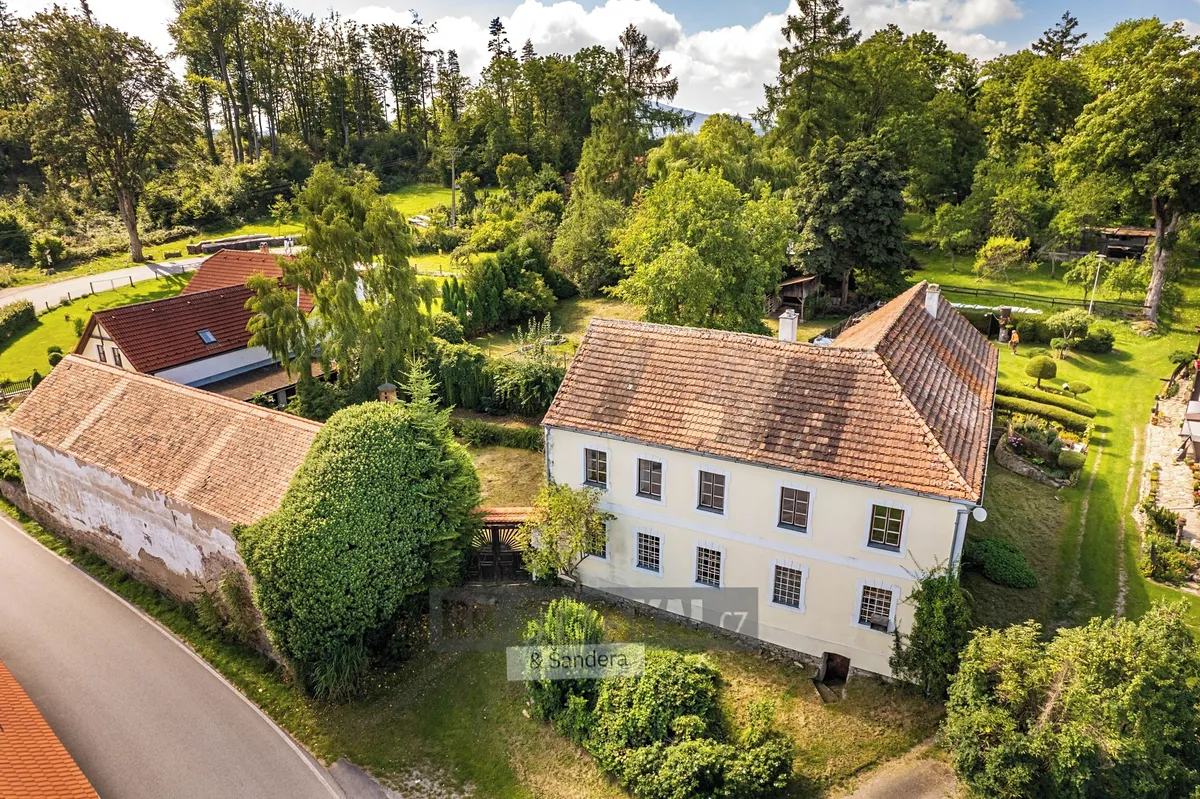 Prodej zemědělské usedlosti 430 m², pozemek 57892 m²